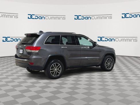 Used 2017 Jeep Grand Cherokee Limited w/ Luxury Group II image 9