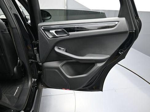 Certified 2023 Porsche Macan S AWD/4WD image 25