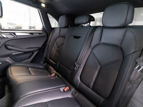 Certified 2020 Porsche Macan AWD/4WD image 35