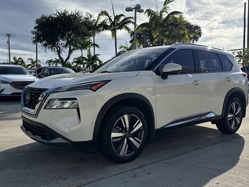 Used 2023 Nissan Rogue SL w/ SL Premium Package image 29