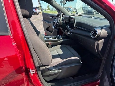 Used 2026 Chevrolet Equinox LT w/ LPO, Floor Liner Package AWD/4WD image 31