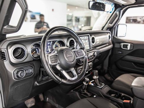 Used 2022 Jeep Wrangler Unlimited Sahara w/ Cold Weather Group image 18