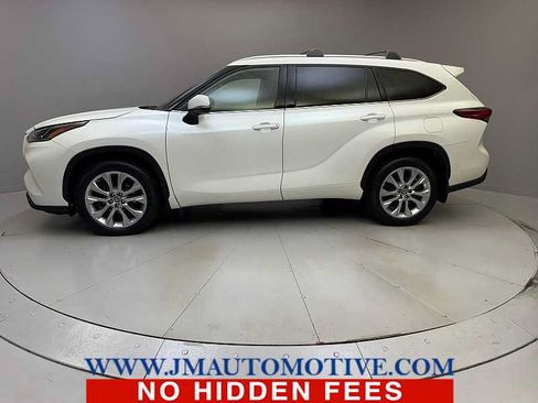 Used 2021 Toyota Highlander Limited AWD/4WD image 2