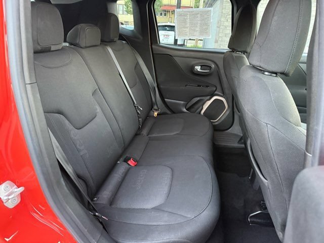 Used 2015 Jeep Renegade Latitude AWD/4WD image 15