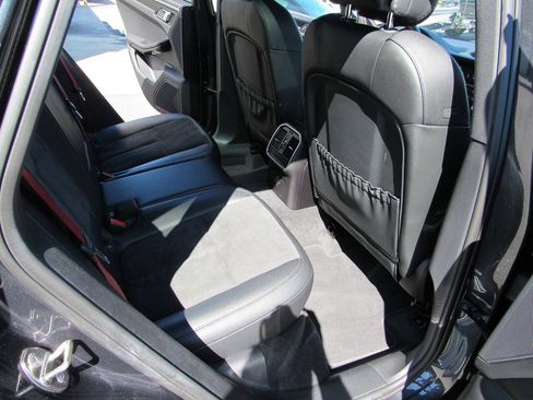 Used 2018 Porsche Macan AWD/4WD image 25