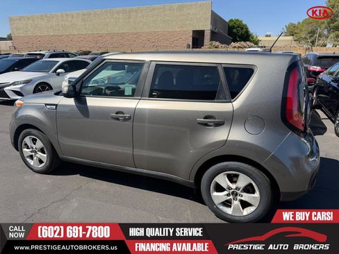Used 2017 Kia Soul FWD image 10