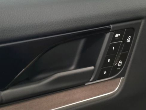 New 2026 Porsche Cayenne image 37