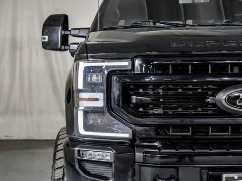Used 2022 Ford F250 Lariat w/ Black Appearance Package image 39