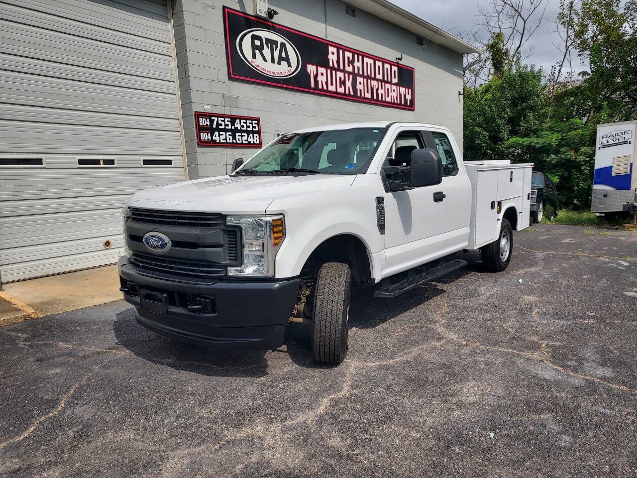 Used 2018 Ford F250 XL AWD/4WD image 2