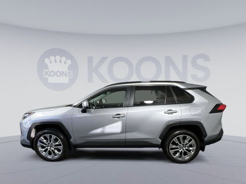 Used 2023 Toyota RAV4 XLE Premium AWD/4WD image 2