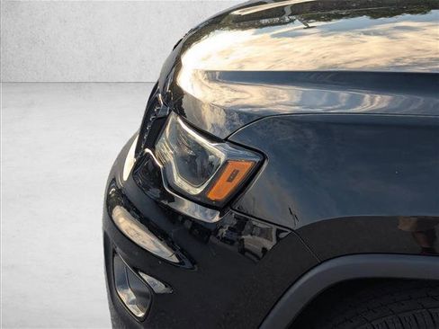 Used 2019 Jeep Grand Cherokee Limited w/ Luxury Group II image 15