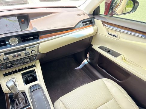 Used 2017 Lexus ES 350 w/ Luxury Package FWD image 30