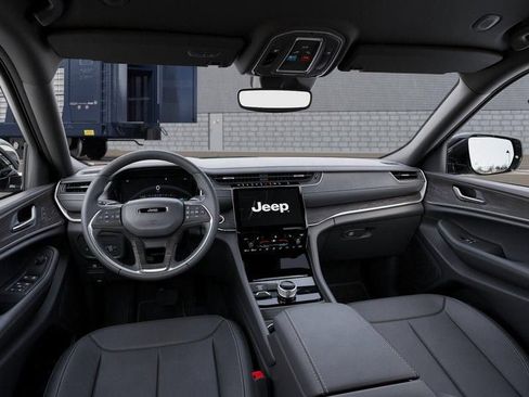 New 2025 Jeep Grand Cherokee Limited AWD/4WD image 14