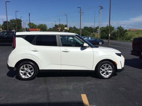 Used 2024 Kia Soul LX w/ Option Group 015 image 6
