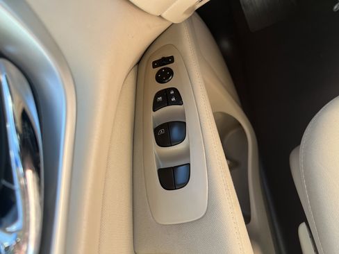Used 2017 Nissan Pathfinder S AWD/4WD image 21