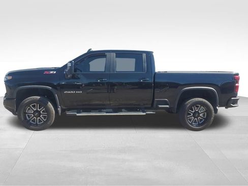 Used 2024 Chevrolet Silverado 2500 LT w/ Convenience Package AWD/4WD image 2