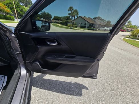 Used 2017 Honda Accord LX image 14
