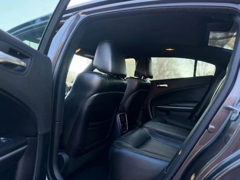Used 2020 Dodge Charger SXT w/ Leather Interior Group RWD image 11