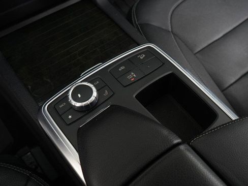 Used 2016 Mercedes-Benz GL 550 4MATIC image 60