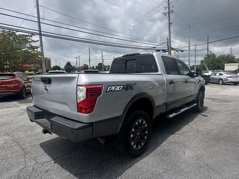 Used 2019 Nissan Titan PRO-4X w/ Pro-4x Convenience Package AWD/4WD image 4