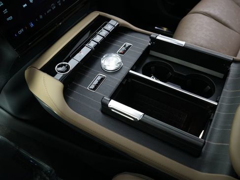 New 2026 Lincoln Navigator Black Label AWD/4WD image 32