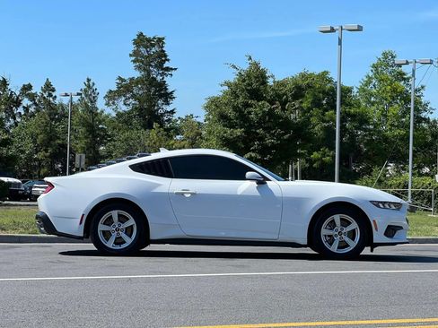 Used 2024 Ford Mustang Coupe RWD image 6