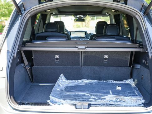 New 2026 Mercedes-Benz GLS 450 4MATIC image 25