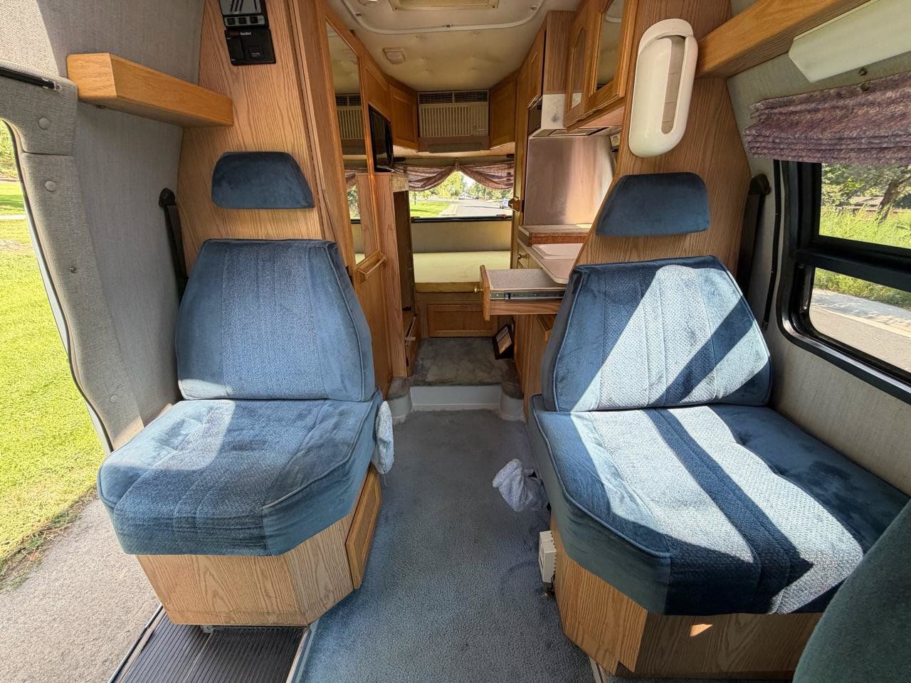 Used 2000 Chevrolet Express 3500 RWD image 16