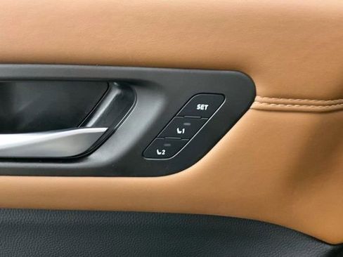 Used 2025 Nissan Pathfinder Platinum image 41