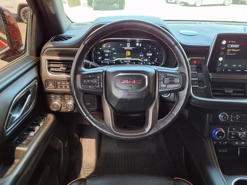 Used 2022 GMC Yukon AT4 w/ Technology Package AWD/4WD image 19