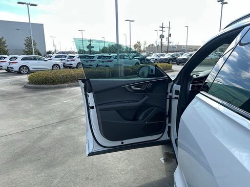 New 2026 Audi Q8 Premium Plus image 11