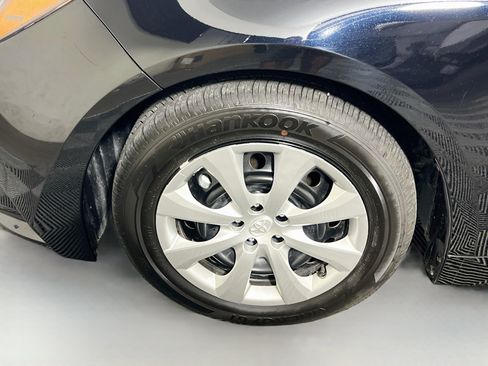 Used 2026 Toyota Corolla LE FWD image 13