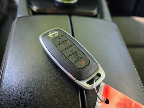 Used 2024 Nissan Rogue SV AWD/4WD image 27