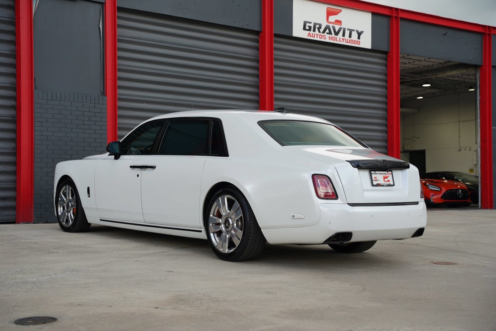 Used 2018 Rolls-Royce Phantom Extended Wheelbase RWD image 16