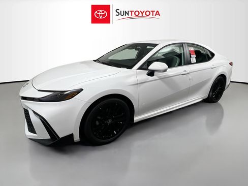 New 2026 Toyota Camry SE image 9