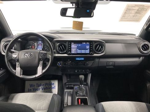 Used 2022 Toyota Tacoma TRD Sport image 14