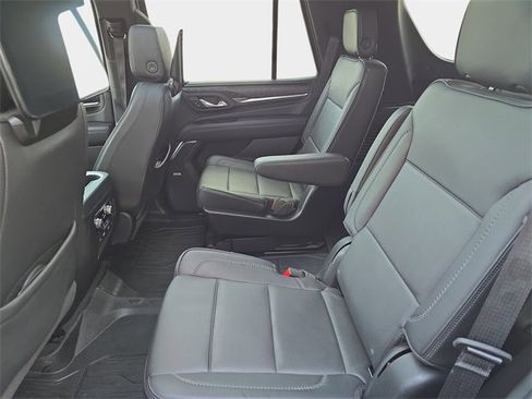 Used 2024 GMC Yukon Denali w/ Advanced Technology Package image 18