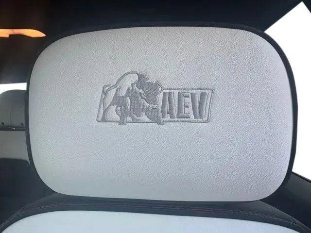 Used 2024 GMC Canyon AT4X w/ AT4X AEV Edition AWD/4WD image 32