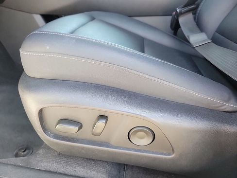 Used 2025 Chevrolet Equinox LT w/ Convenience Package II image 12