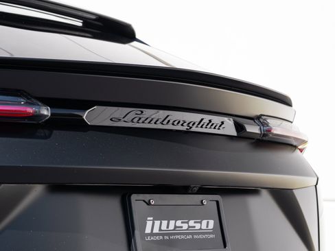 Used 2024 Lamborghini Urus S AWD/4WD image 36