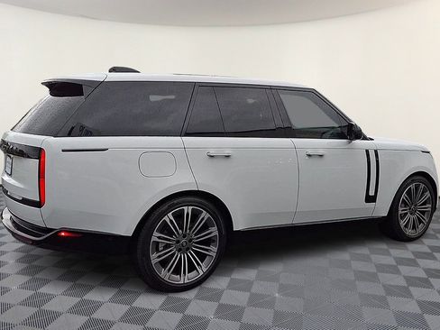 Certified 2025 Land Rover Range Rover SE AWD/4WD image 8