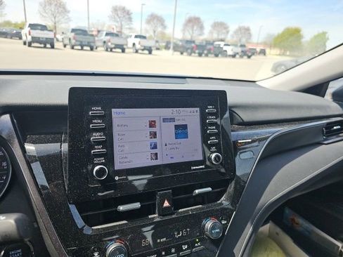 Used 2024 Toyota Camry SE w/ Convenience Package FWD image 10