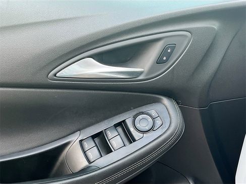 Used 2024 Buick Encore GX Preferred image 17