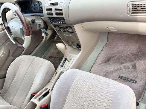 Used 2001 Toyota Corolla CE FWD image 29