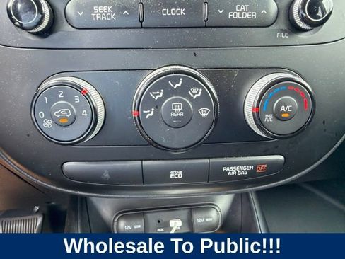 Used 2016 Kia Soul + FWD image 15
