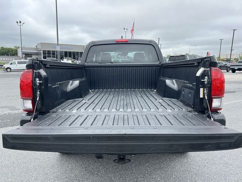 Used 2022 Toyota Tacoma SR AWD/4WD image 24