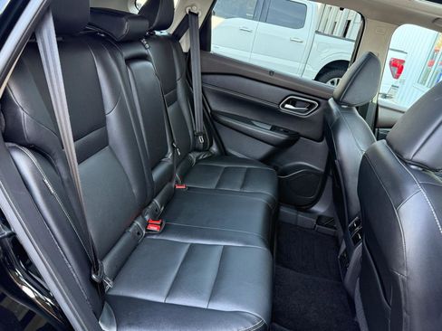 Used 2021 Nissan Rogue SL w/ Premium Package image 17