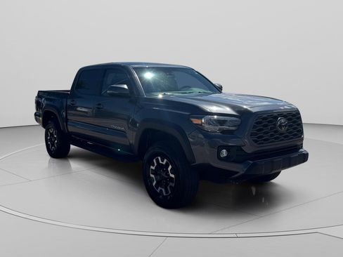 Used 2021 Toyota Tacoma TRD Off-Road w/ Technology Package AWD/4WD image 7