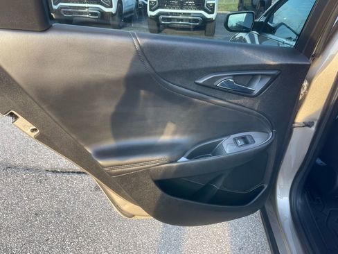 Used 2022 Chevrolet Malibu LT w/ Leather Package image 22