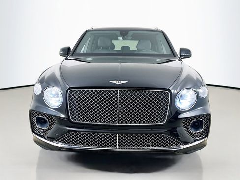 Used 2022 Bentley Bentayga AWD/4WD image 2